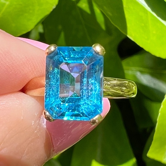VINTAGE 14K YELLOW GOLD EMERALD STEP CUT BLUE TOPAZ RING CLASSIC ENGAGEMENT - Picture 4 of 16